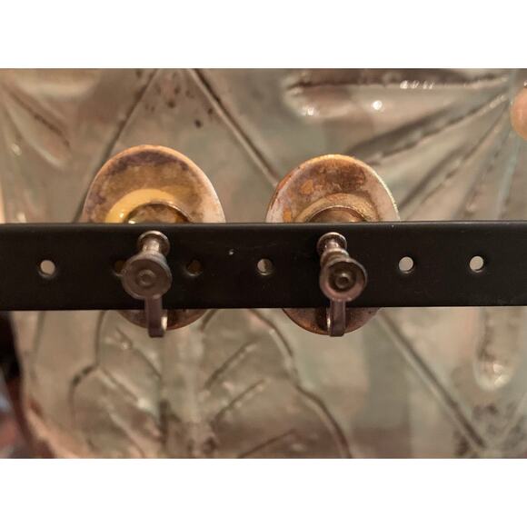 Vintage Porcelain Floral Motif Brooch with Screw Back Earrings - Picture 5 of 7